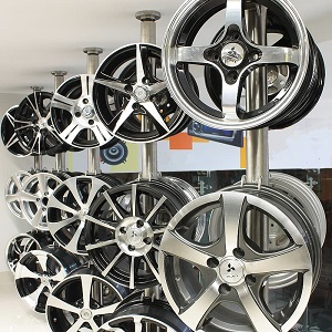 Custom Wheels and Rims in Des Moines, IA and Clive, IA